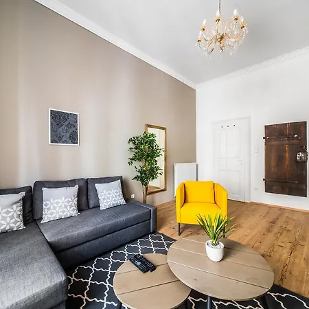 Nyar 3 Bedroom Centre Entire * Budapest