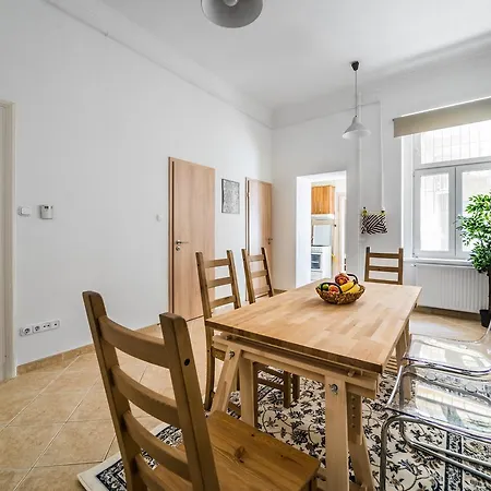 Apartament Nyar 3 Bedroom Centre Entire